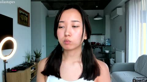 julia online show from January 2025 12:06:02 PM