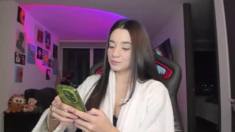 Snapshot of julidavila chatting on February 2026 02:02:02 AM Jeimy Help me to reach 100 thumbs up online show from February 2026 02:02:02 AM