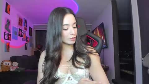 Snapshot of julidavila chatting on February 2026 01:16:02 AM Jeimy Help me to reach 100 thumbs up online show from February 2026 01:16:02 AM