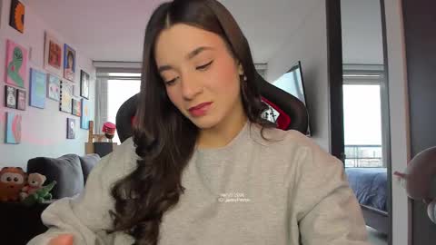 Snapshot of julidavila chatting on March 2026 10:24:01 PM Jeimy Help me to reach 100 thumbs up online show from March 2026 10:24:01 PM