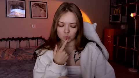 julidropp online show from June 2026 06:11:01 PM