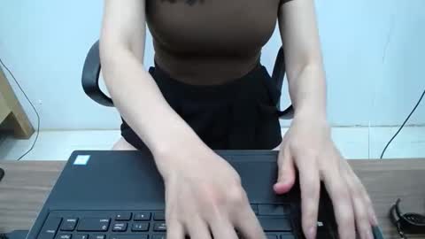 julie9x online show from April 2026 08:54:01 PM