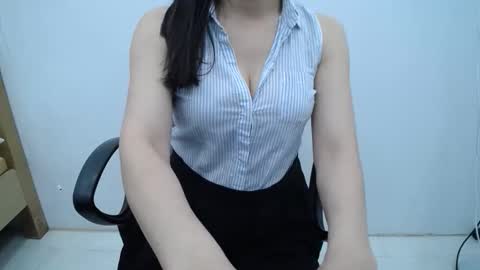 julie9x online show from May 2026 07:55:02 PM