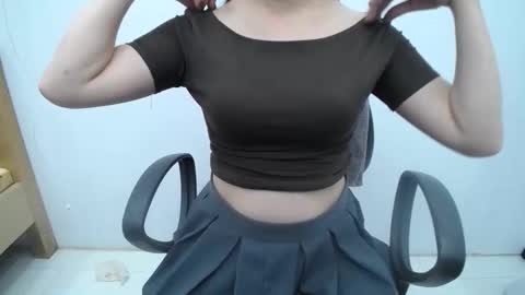 julie9x online show from May 2026 08:47:01 PM