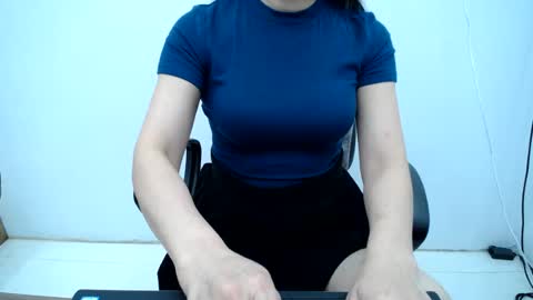 julie9x online show from August 2026 09:50:01 PM