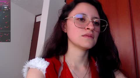 Snapshot of julie_autmn_ chatting on December 2024 05:44:02 PM yules online show from December 2024 05:44:02 PM