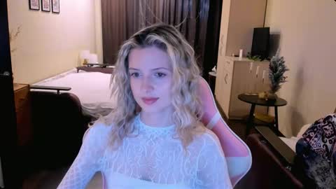 Julie online show from November 2025 03:18:02 AM