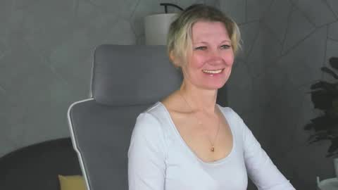 Julie Lucasss online show from March 2026 12:49:01 AM