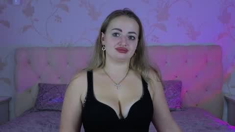 JulieDevis online show from October 2025 07:10:02 AM