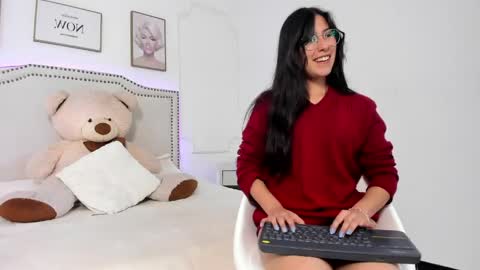 juliee_ross online show from May 2026 12:34:02 PM