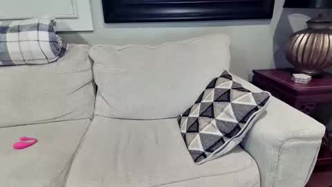 Julie Holliday online show from November 2025 11:48:02 PM