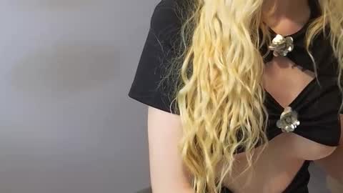 Julia online show from September 2025 07:27:02 PM