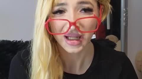 Julia online show from October 2025 11:43:02 AM