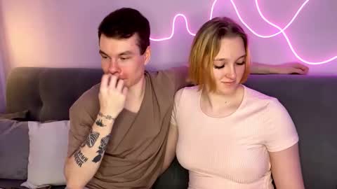 Julie and Thomas online show from October 2025 08:36:02 AM