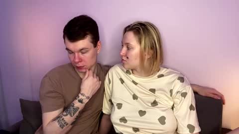 Julie and Thomas online show from February 2026 07:48:02 AM