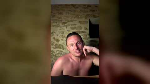 Snapshot of juliengdm13 chatting on May 2026 01:44:02 AM juliengdm13 online show from May 2026 01:44:02 AM