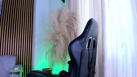 Julien online show from May 2026 12:43:01 PM