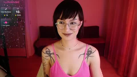 Snapshot of julierayls chatting on January 2025 05:23:02 PM see u on Tuesday December 3 in 0200 UTC time turn on notifications so you dont miss me online show from January 2025 05:23:02 PM
