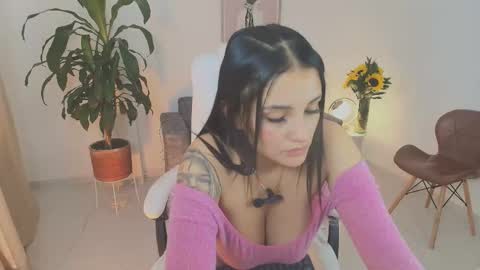 Julieta92  online show from February 2026 06:08:01 PM