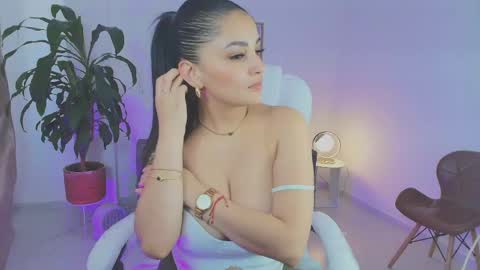Julieta92  online show from April 2026 09:39:01 PM