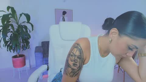 Julieta92  online show from May 2026 09:09:01 PM