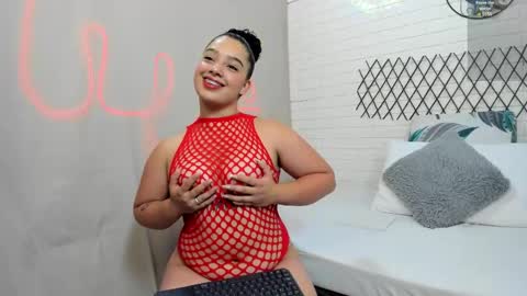 julieta_333 online show from February 2025 12:47:02 PM
