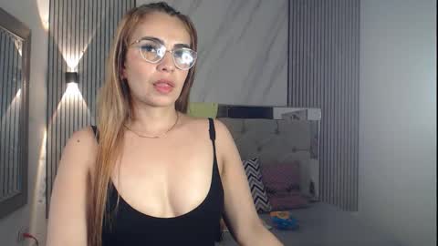 Snapshot of julieta__fox_ chatting on September 2025 02:44:02 AM julieta__fox_ online show from September 2025 02:44:02 AM