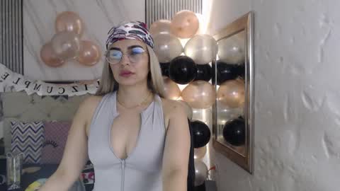 julieta__fox_ online show from April 2026 03:20:01 AM