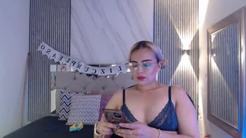 julieta__fox_ online show from April 2026 09:20:02 PM