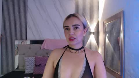 julieta__fox_ online show from May 2026 07:32:01 PM