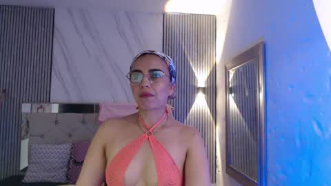 julieta__fox_ online show from May 2026 04:34:02 PM