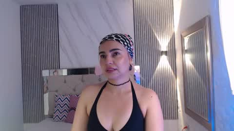 julieta__fox_ online show from June 2026 05:06:01 PM