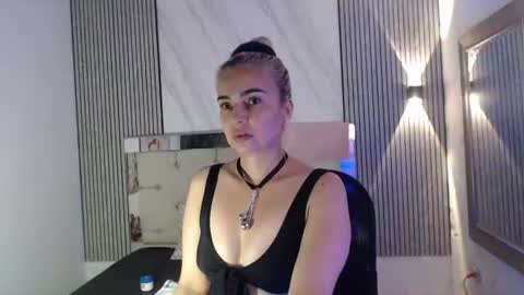 julieta__fox_ online show from June 2026 07:25:02 PM
