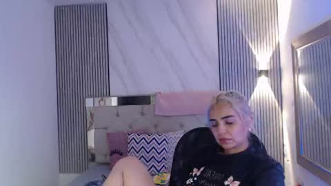 julieta__fox_ online show from July 2026 03:55:01 AM