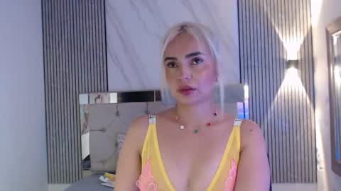 julieta__fox_ online show from July 2026 03:26:01 PM