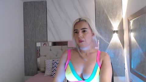 julieta__fox_ online show from July 2026 08:00:01 PM