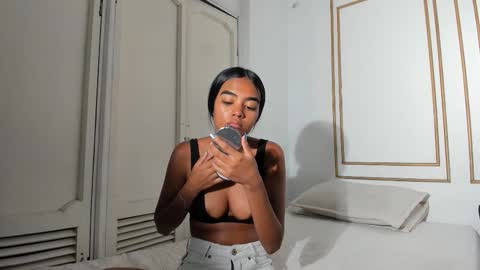 Juli online show from March 2026 07:06:02 PM