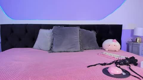 Snapshot of julieta_cortes__ chatting on October 2025 01:14:01 PM Julieta online show from October 2025 01:14:01 PM