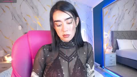Snapshot of julieta_de_los_angeles chatting on January 2025 03:44:02 AM Julieta online show from January 2025 03:44:02 AM