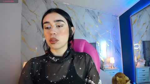 Snapshot of julieta_de_los_angeles chatting on January 2025 03:48:02 AM Julieta online show from January 2025 03:48:02 AM