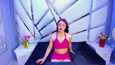 Snapshot of julieta_diamond chatting on November 2025 07:35:02 PM Julieta online show from November 2025 07:35:02 PM