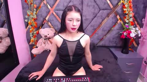 Snapshot of julieta_diamond chatting on November 2025 07:28:01 PM Julieta online show from November 2025 07:28:01 PM