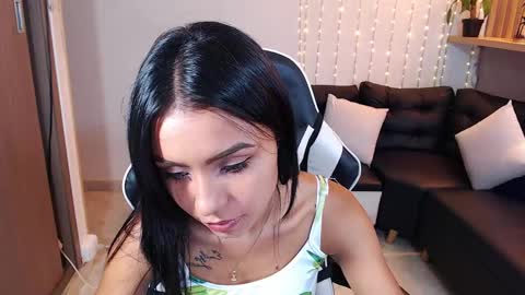 Snapshot of julieta_fn chatting on February 2025 12:44:02 PM julieta_fn online show from February 2025 12:44:02 PM