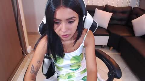 Snapshot of julieta_fn chatting on February 2025 03:49:01 PM julieta_fn online show from February 2025 03:49:01 PM