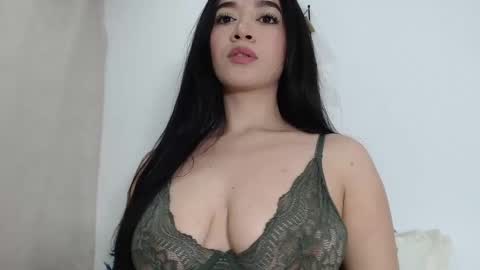 Snapshot of julieta_g chatting on January 2025 09:57:01 AM julieta_g online show from January 2025 09:57:01 AM