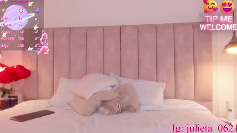 Snapshot of julieta_jane_ chatting on February 2025 04:14:02 AM Julieta online show from February 2025 04:14:02 AM