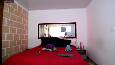 Julieta Rodriguez online show from September 2025 02:18:01 PM