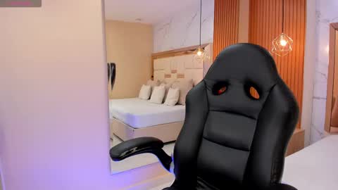     online show from January 2026 10:13:02 PM