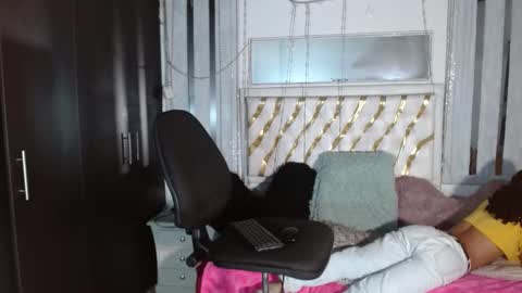 Snapshot of julieta_swet chatting on September 2025 03:41:02 AM JULIETA online show from September 2025 03:41:02 AM