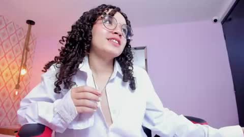 Snapshot of julieta_windsor chatting on July 2026 12:28:01 AM JULIETA online show from July 2026 12:28:01 AM